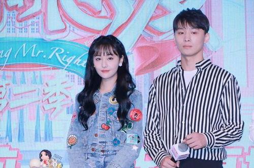 吃瓜娱乐圈恋情,娱乐圈瓜田里的甜蜜邂逅